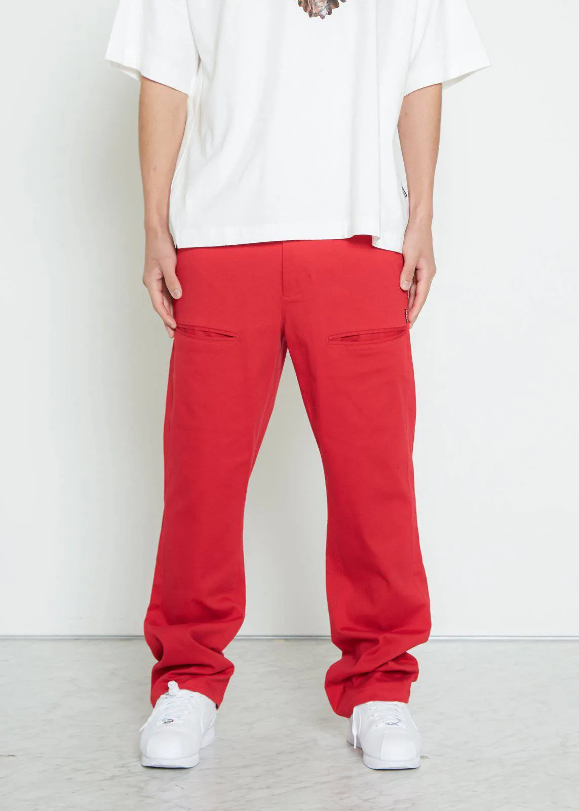 Konus Men's Baggy Chino Pants in Red