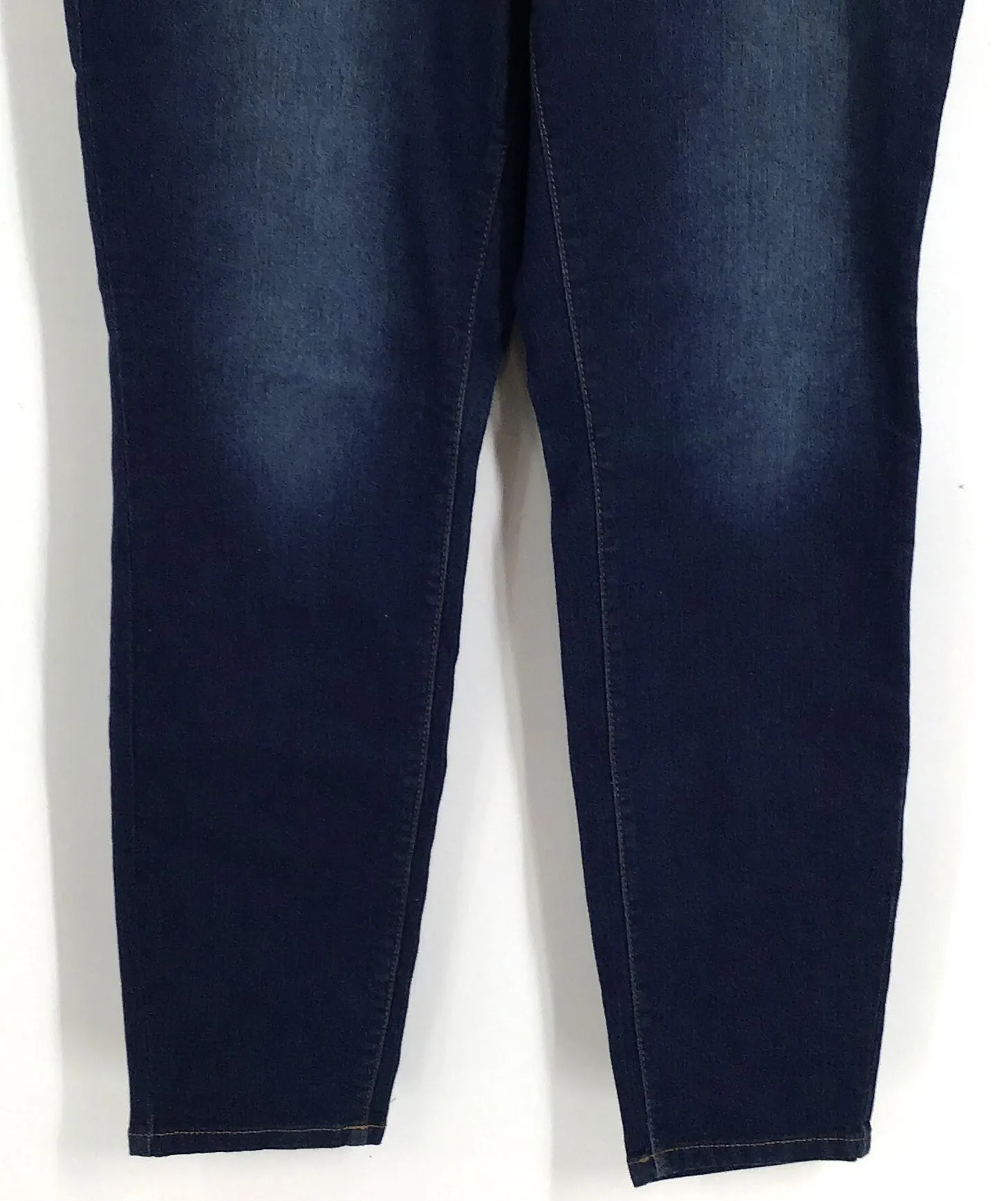 NWT Tahari Women's Blue Denim Taho Wash Skinny Jeans - Size 14W