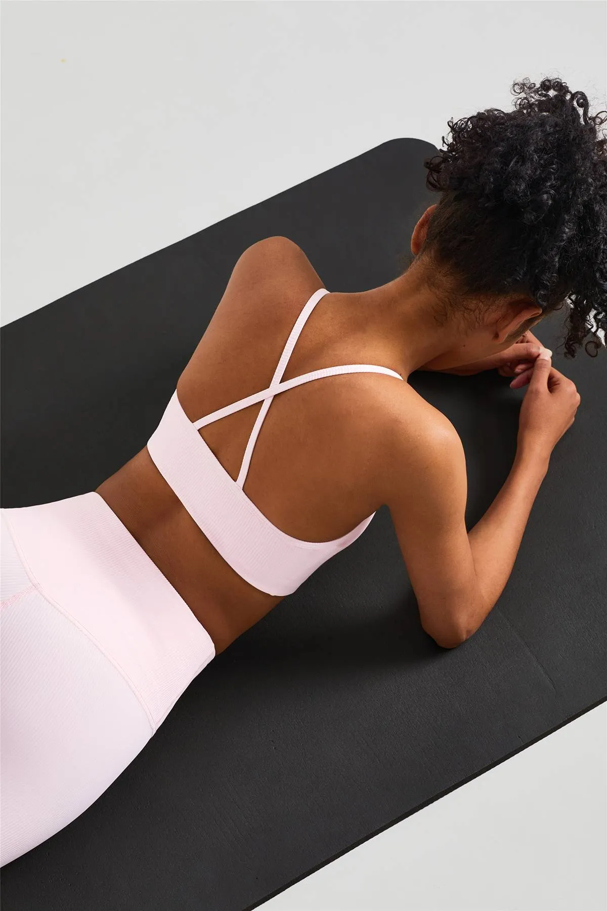 Ribbed Crossover Sports Bra